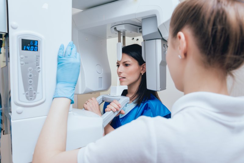 a CBCT scanner being used on patient